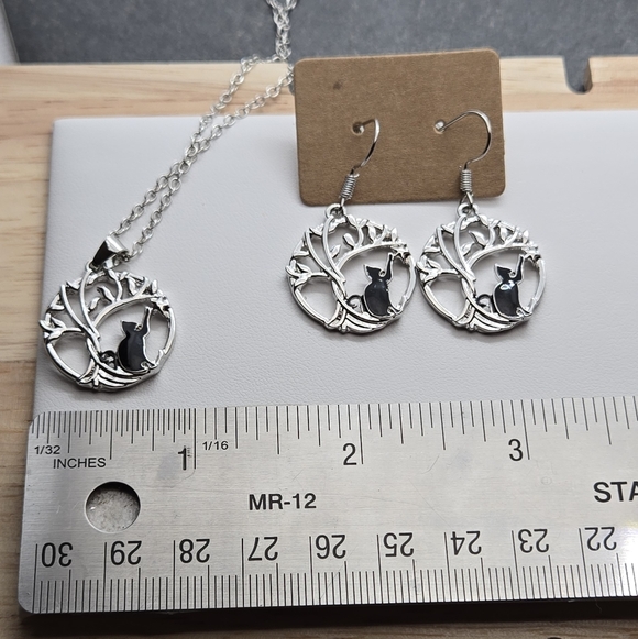 Silver Tonw Black Cat Reach Tree Of Life Necklace Earrings Set - Picture 14 of 16